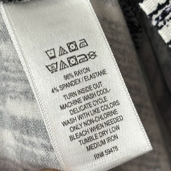 Adrienne Vittadini abstract print A-line navy & white short sleeve stretch dress - Picture 7 of 8